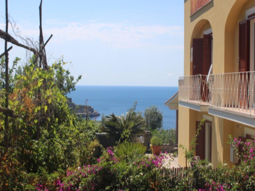 Faraglioni Di Sorrento Guesthouse ห้อง รูปภาพ