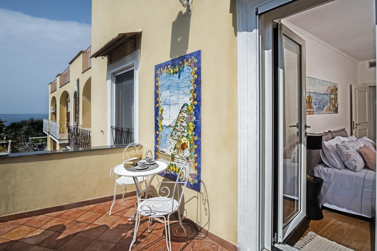 Faraglioni Di Sorrento Guesthouse ภายนอก รูปภาพ